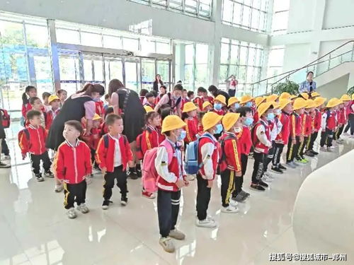 河南教育聯盟攜手三林幼兒園走進花花牛工廠,喝有品質的牛奶做有溫度的教育