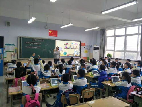 pad課堂 實現學生個性成長 保定教育大講堂在保師附校進行課堂觀摩